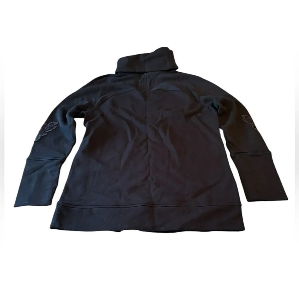 LULULEMON•Embroidered Patched Funnel Cowl neck sweatshirt